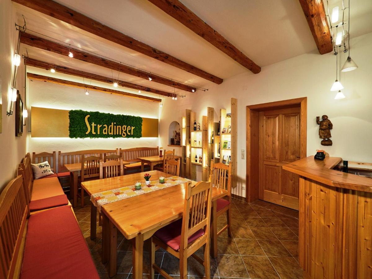 Asbacher Klosterkeller Stratzing 外观 照片